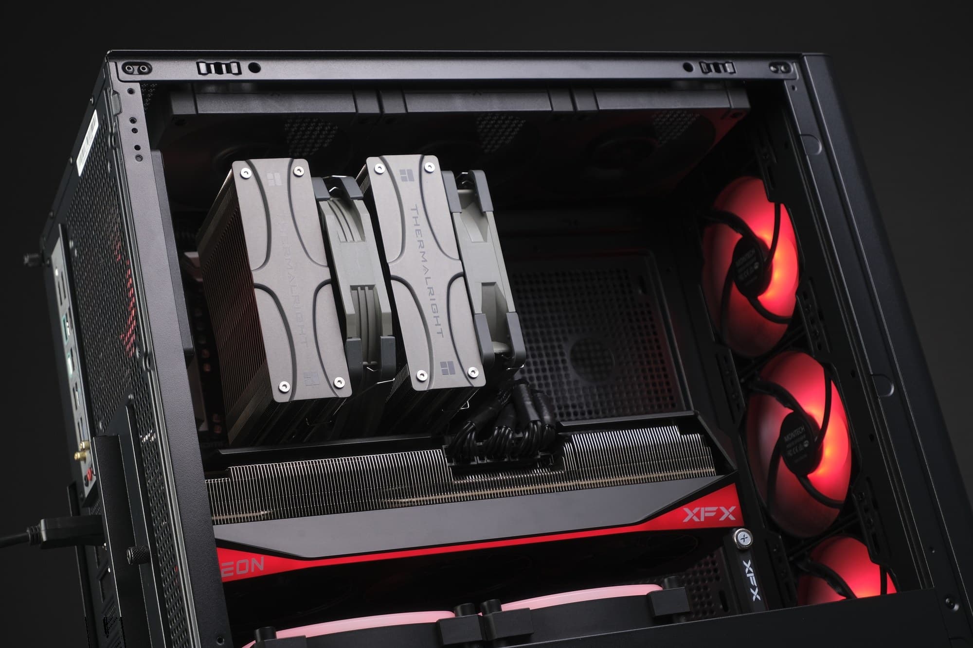 ATLAS 9070 XT Nitro+ · R9 9950X3D